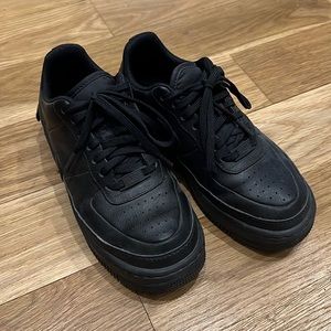 Black Nike Air Force 1